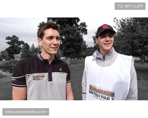 詹姆斯高尔夫热情与象棋尝新